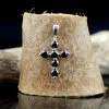 Cruce din argint, cu zircon negru Produs