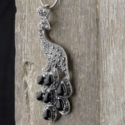 Pandantiv paun din argint, cu marcasite si onix Produs