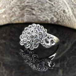 Inel din argint, cu marcasite. 8 Inel din argint, cu marcasite. Produs