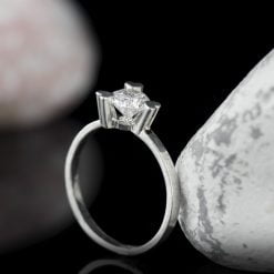 Inel din argint, cu cristal zircon Produs