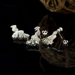 Set de cercei si pandantiv din argint cu marcasite si scoica 9 Set de cercei si pandantiv din argint cu marcasite si scoica Produs