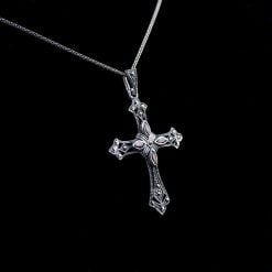 Cruce din argint cu granat si marcasite Produs