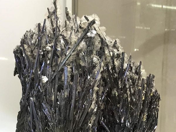 Expoziție de minerale din România Articol