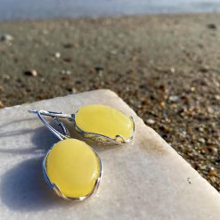 Cercei din argint și chihlimbar în formă ovală galbeni