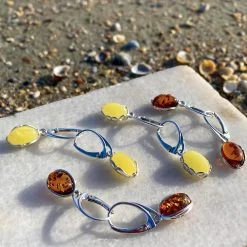 Bijuterii argint Constanța 34 Cercei din argint și chihlimbar în formă ovală