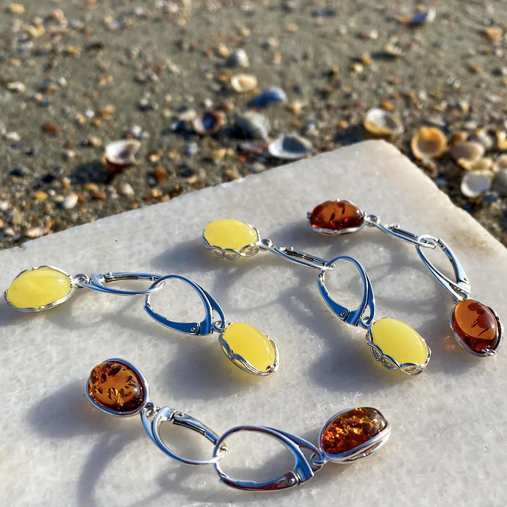 Cercei din argint și chihlimbar în formă ovală