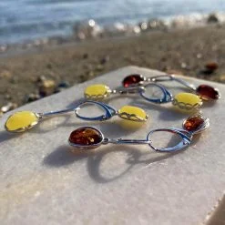 Cercei din argint și chihlimbar în formă ovală